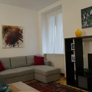 https://art-home-apartment-navigli.italymilanhotels.net